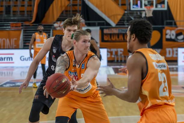 阵强队时逐 阵强队时逐