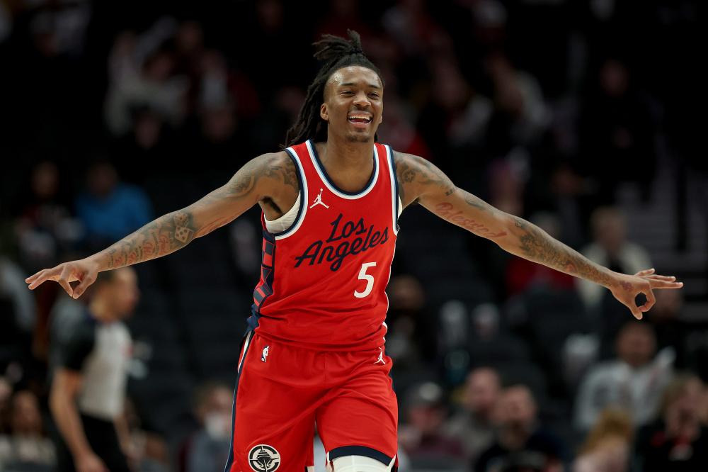 赛季中产生 赛季中产生